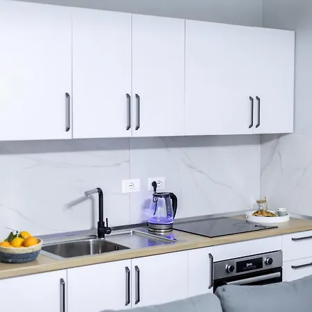 Eka Luxury ティラナ