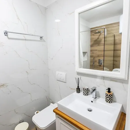 Eka Luxury * 地拉那