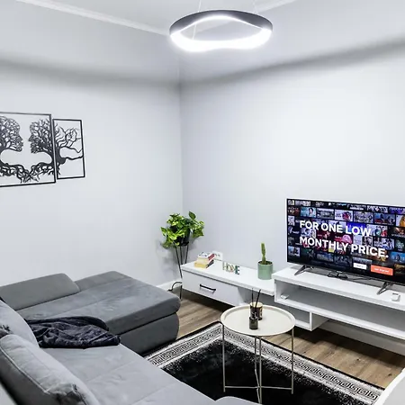 Eka Luxury アパート