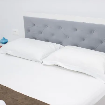 Eka Luxury 地拉那