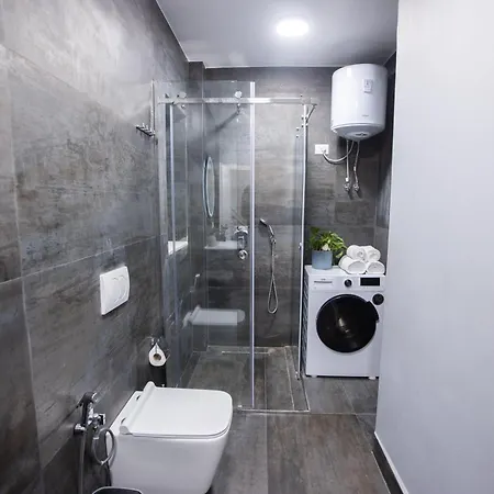 Eka Luxury تيرانا